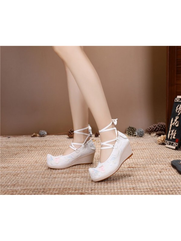 National style elegant embroidered shoes for women